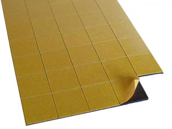 35 selbstklebende Magnetplättchen (28x28 mm)